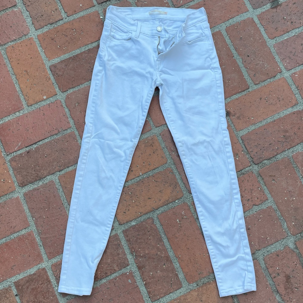 Levi’s 710 Super Skinny Jeans in White